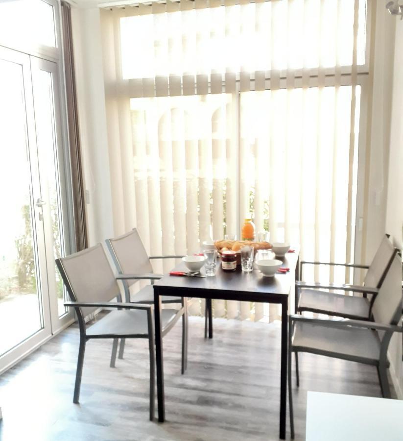 T2 Neuf Climatise A 200m Plage, Parking Apartment